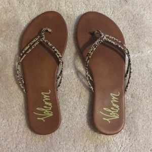 Volcom flip flops size 9